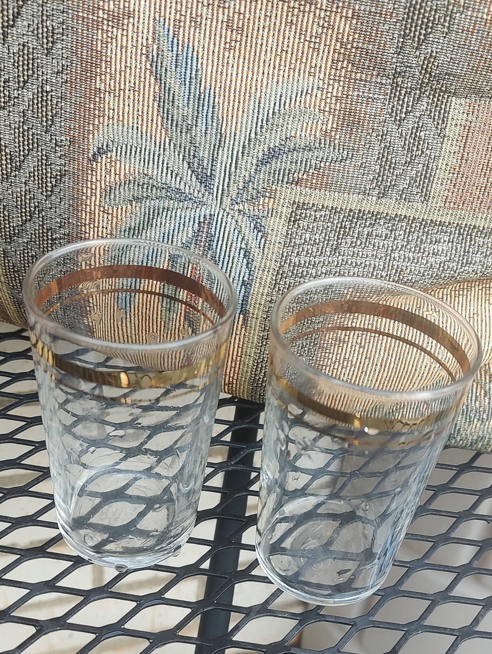 Clear Glasses/Gold Band - Set of 2 - Picture 2 of 6